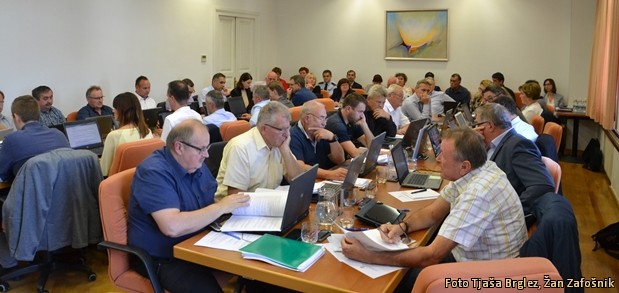 6 redna seja obcinskega sveta slb DSC 0502 6 redna seja obcinskega sveta slb DSC 0502