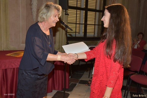 zlata maturantka SSSB 2018 36946225 10155472700687233 7756876791033102336 o zlata maturantka SSSB 2018 36946225 10155472700687233 7756876791033102336 o